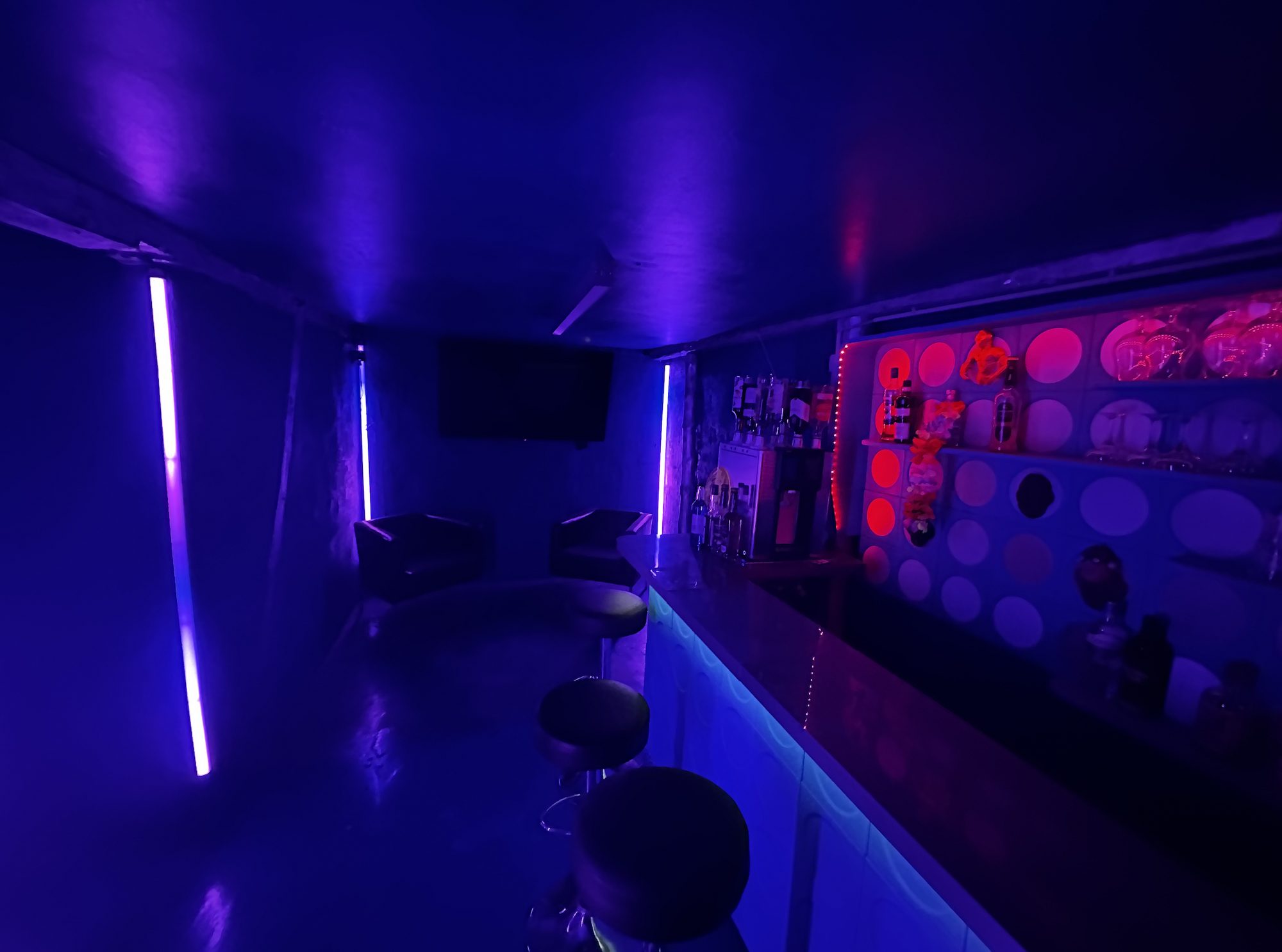 Club Kosmos bei Nacht